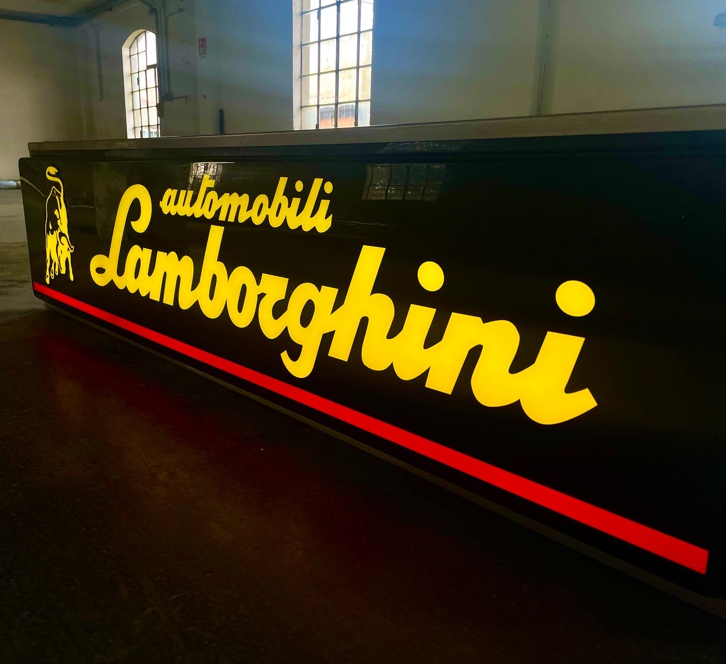Insegna luminosa Lamborghini