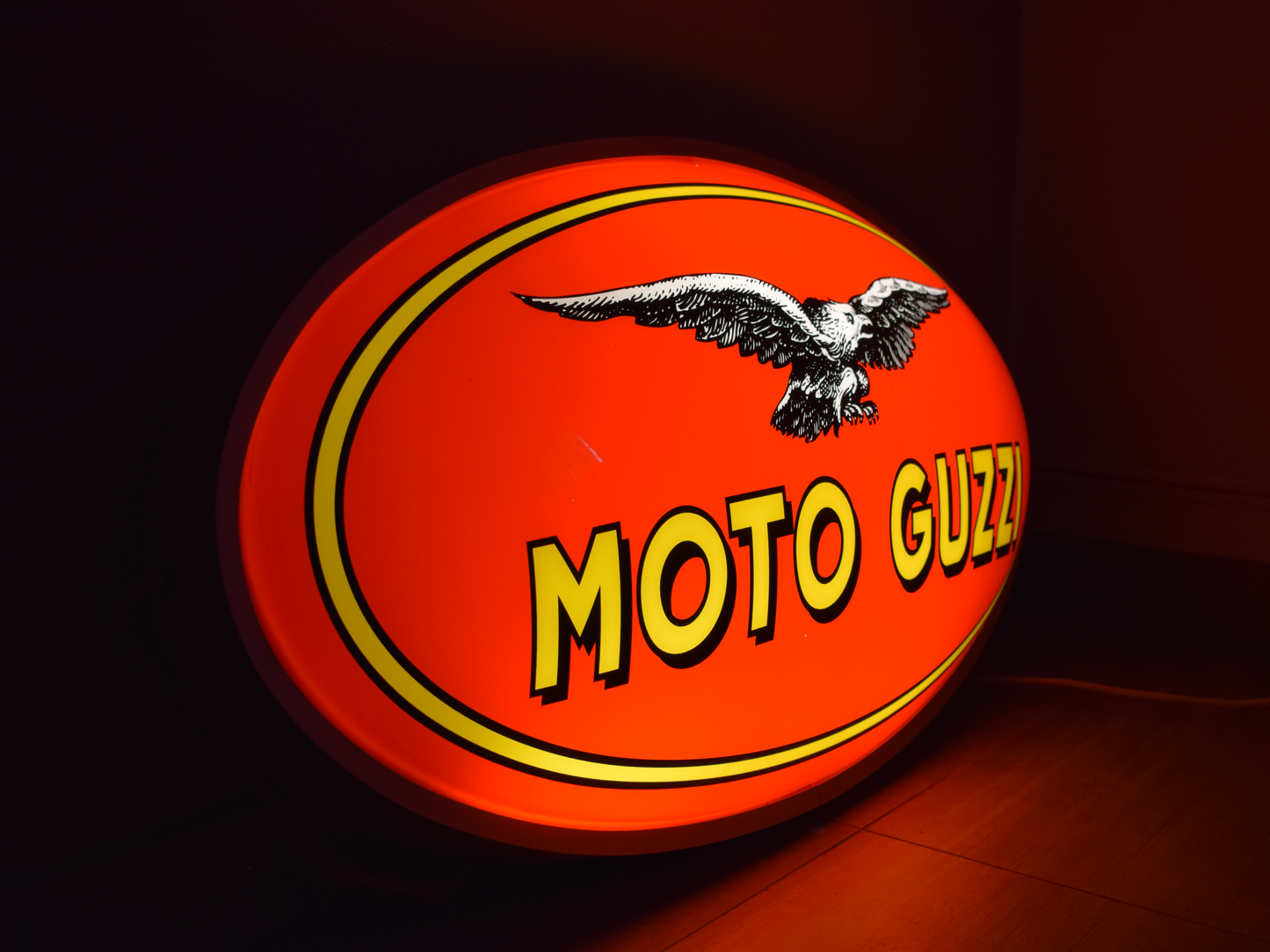 Insegna luminosa Moto Guzzi