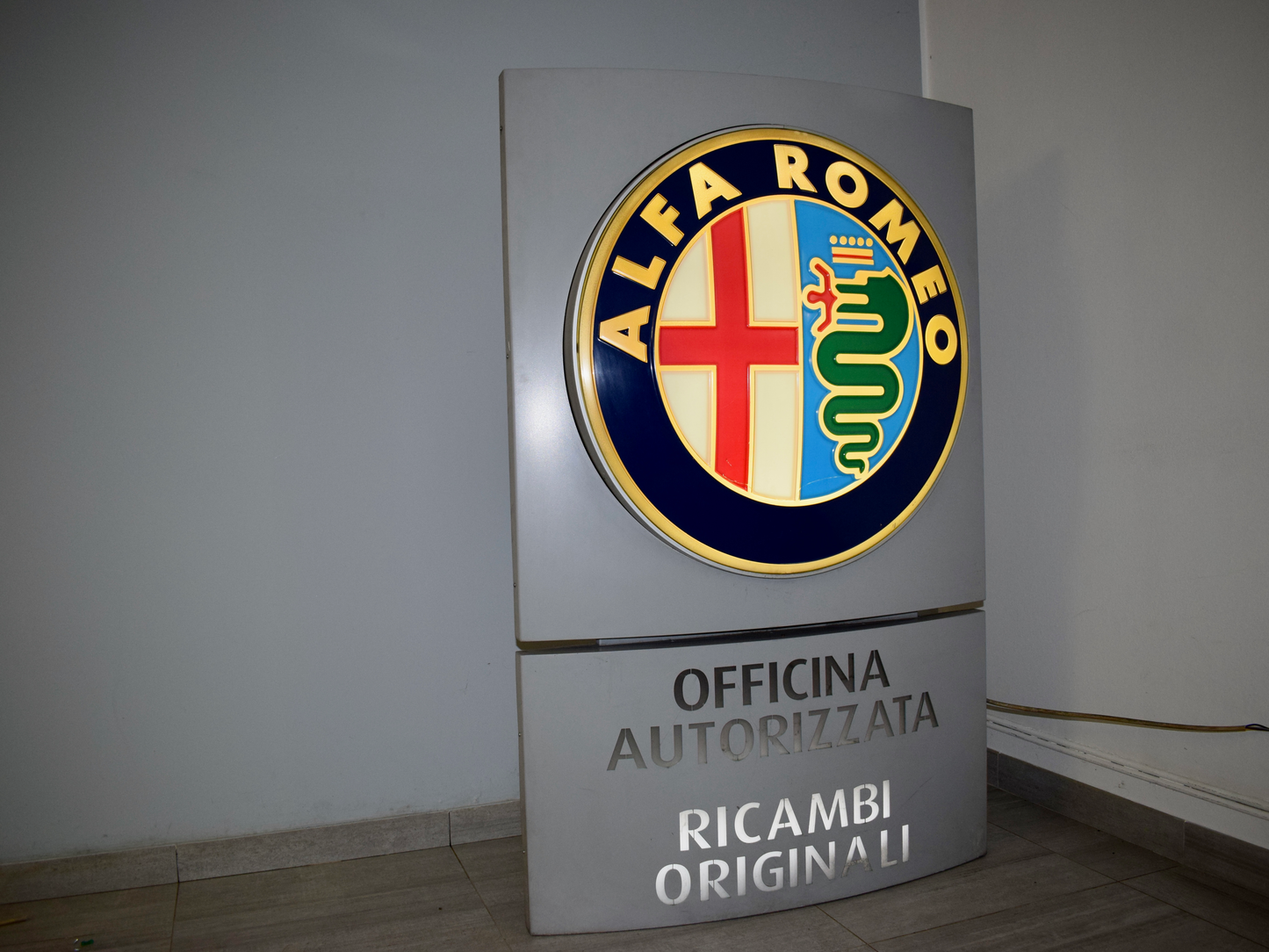 Insegna luminosa Alfa Romeo 1990