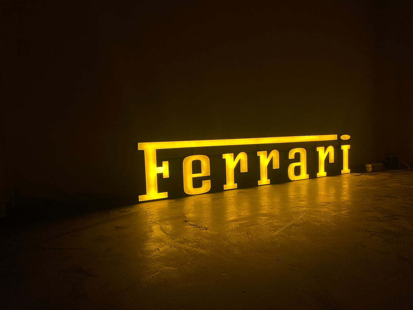 Insegna luminosa Ferrari 1970