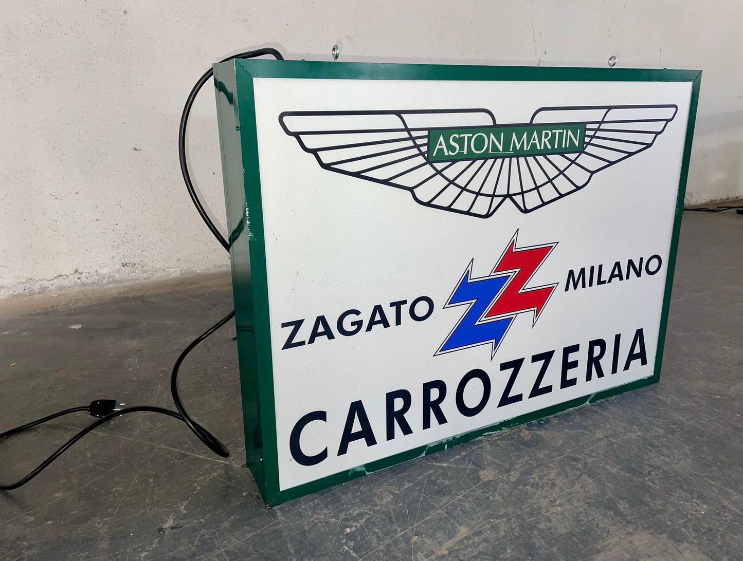 Insegna luminosa Aston Martin Zagato Milano