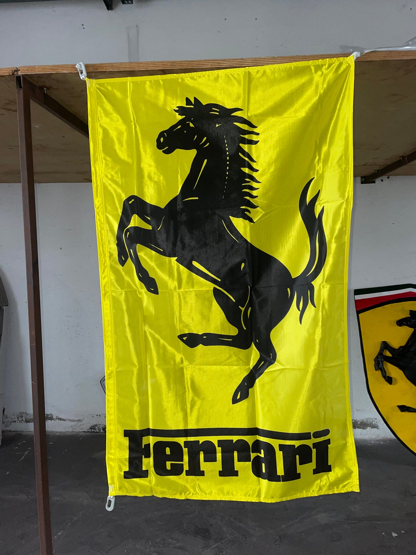 Ufficiale bandiera Ferrari Fahnen Herold