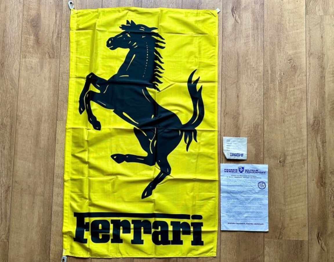 Ufficiale bandiera Ferrari Fahnen Herold
