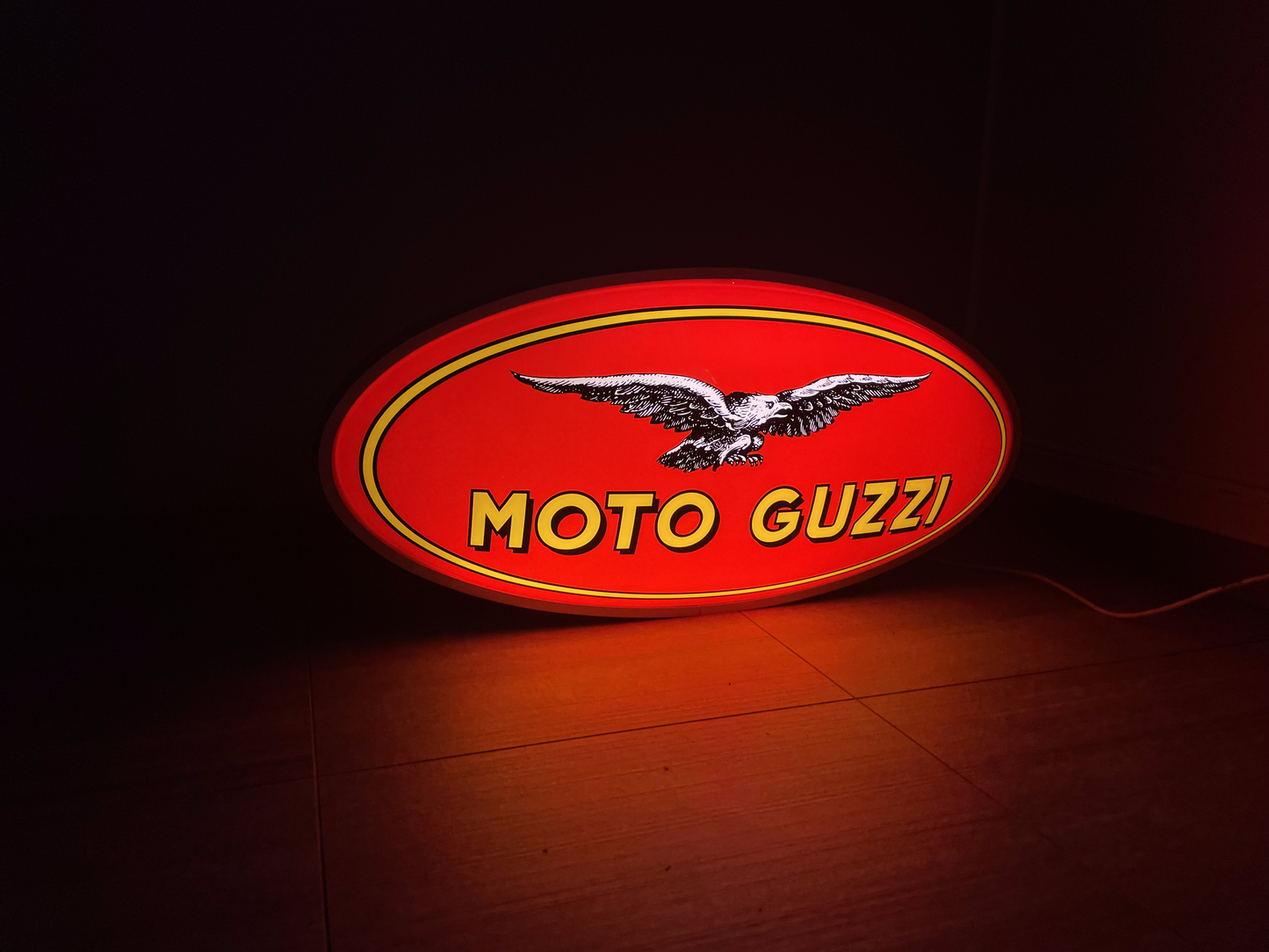 Insegna luminosa Moto Guzzi