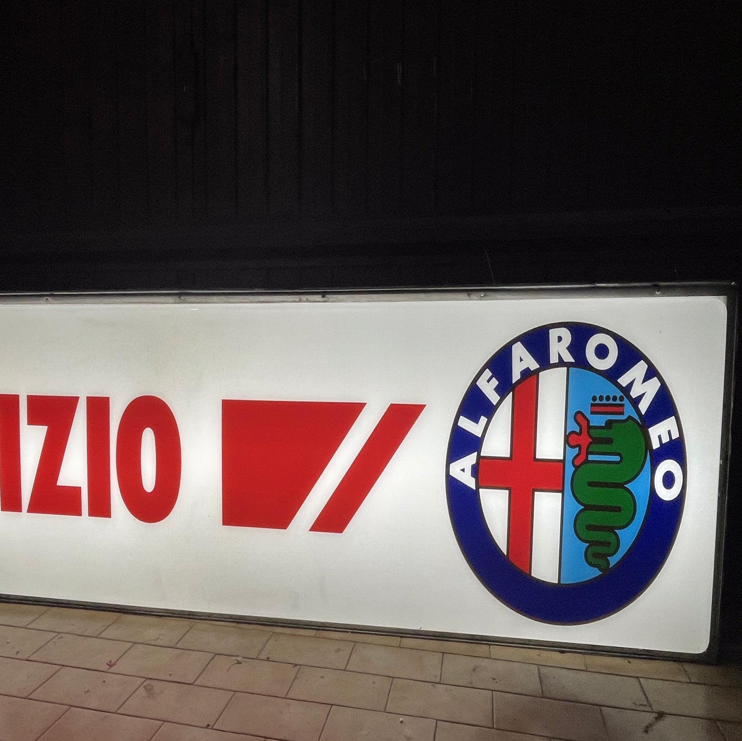 Insegna luminosa Alfa Romeo Servizio