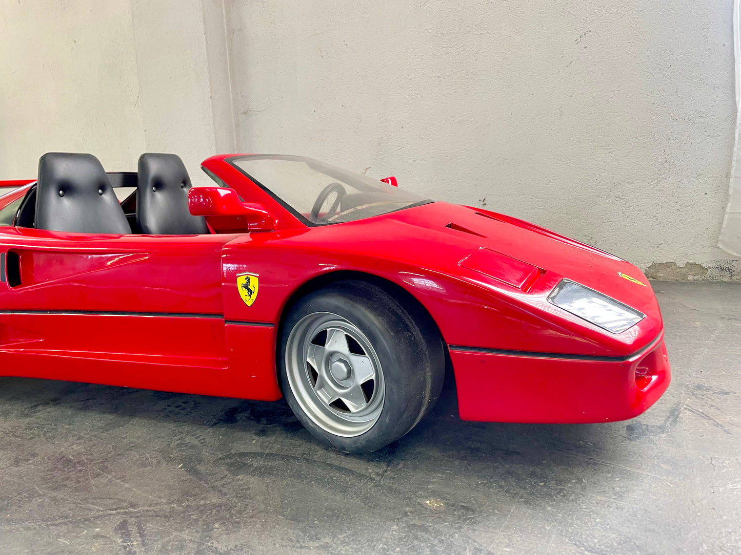 Giordani Ferrari F40-Style Electric Go-Kart