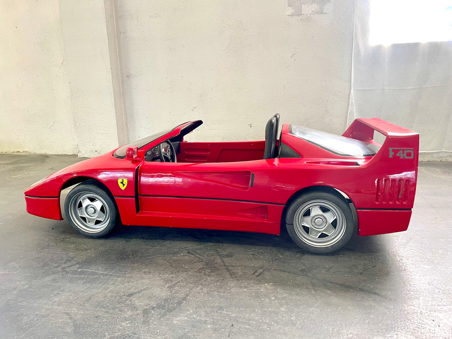 Giordani Ferrari F40-Style Electric Go-Kart