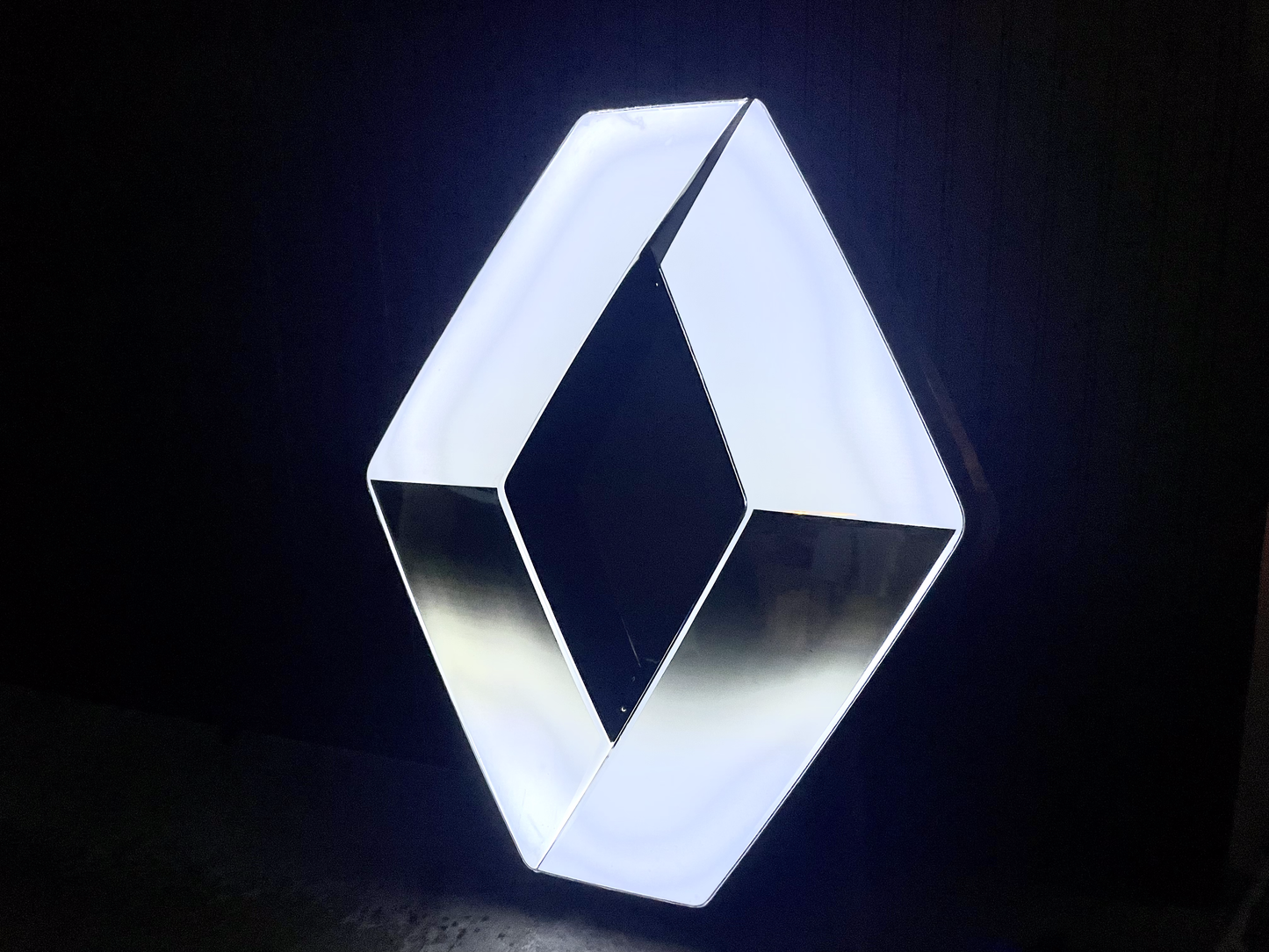 Insegna luminosa Renault