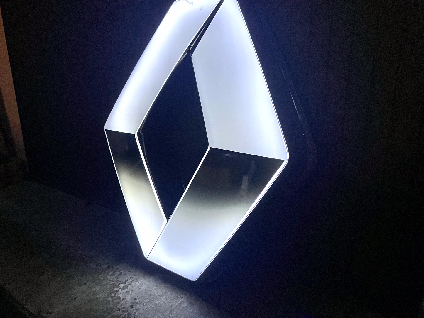 Insegna luminosa Renault