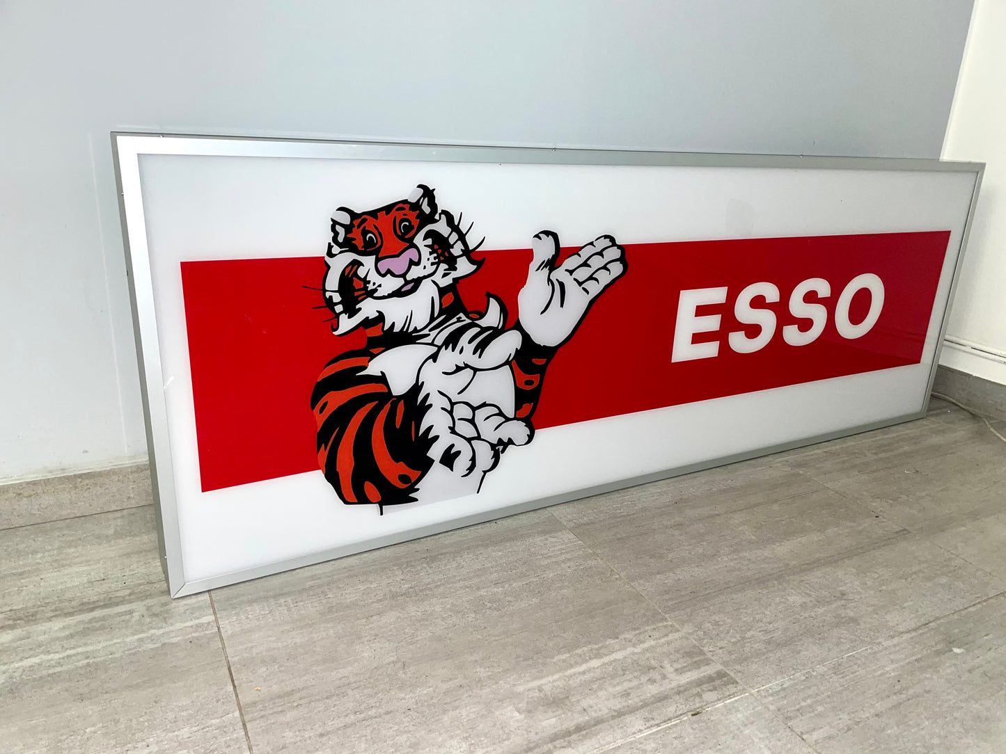 Insegna luminosa Esso Tiger