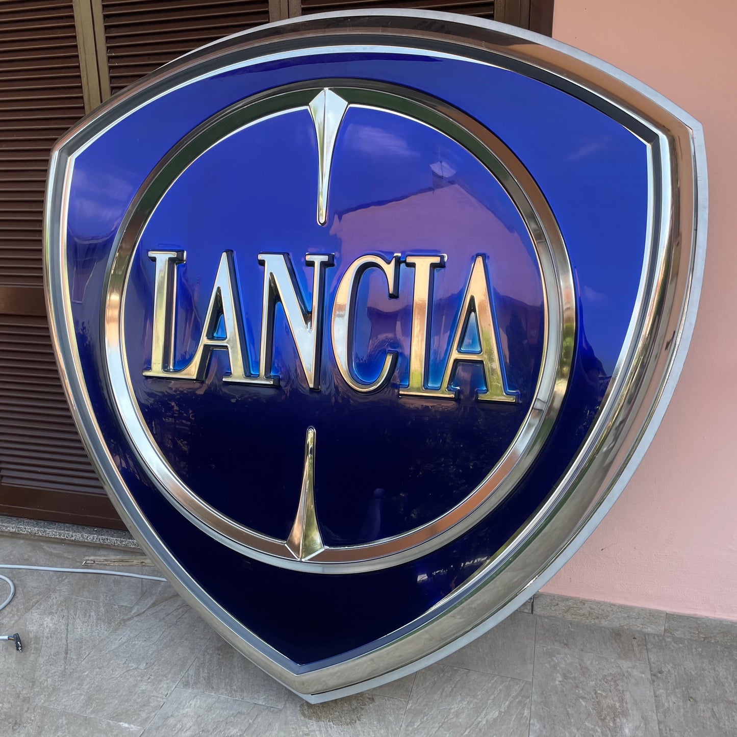 Insegna luminosa Lancia