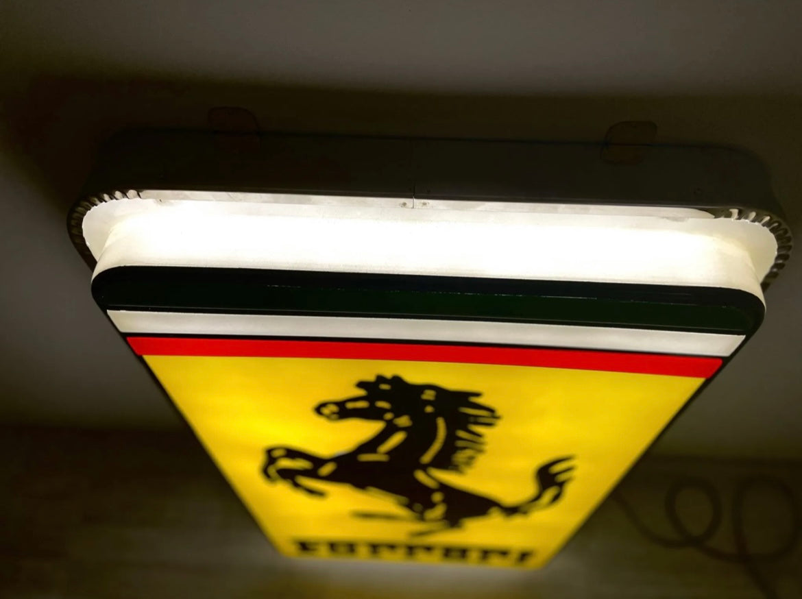 Insegna luminosa Ferrari