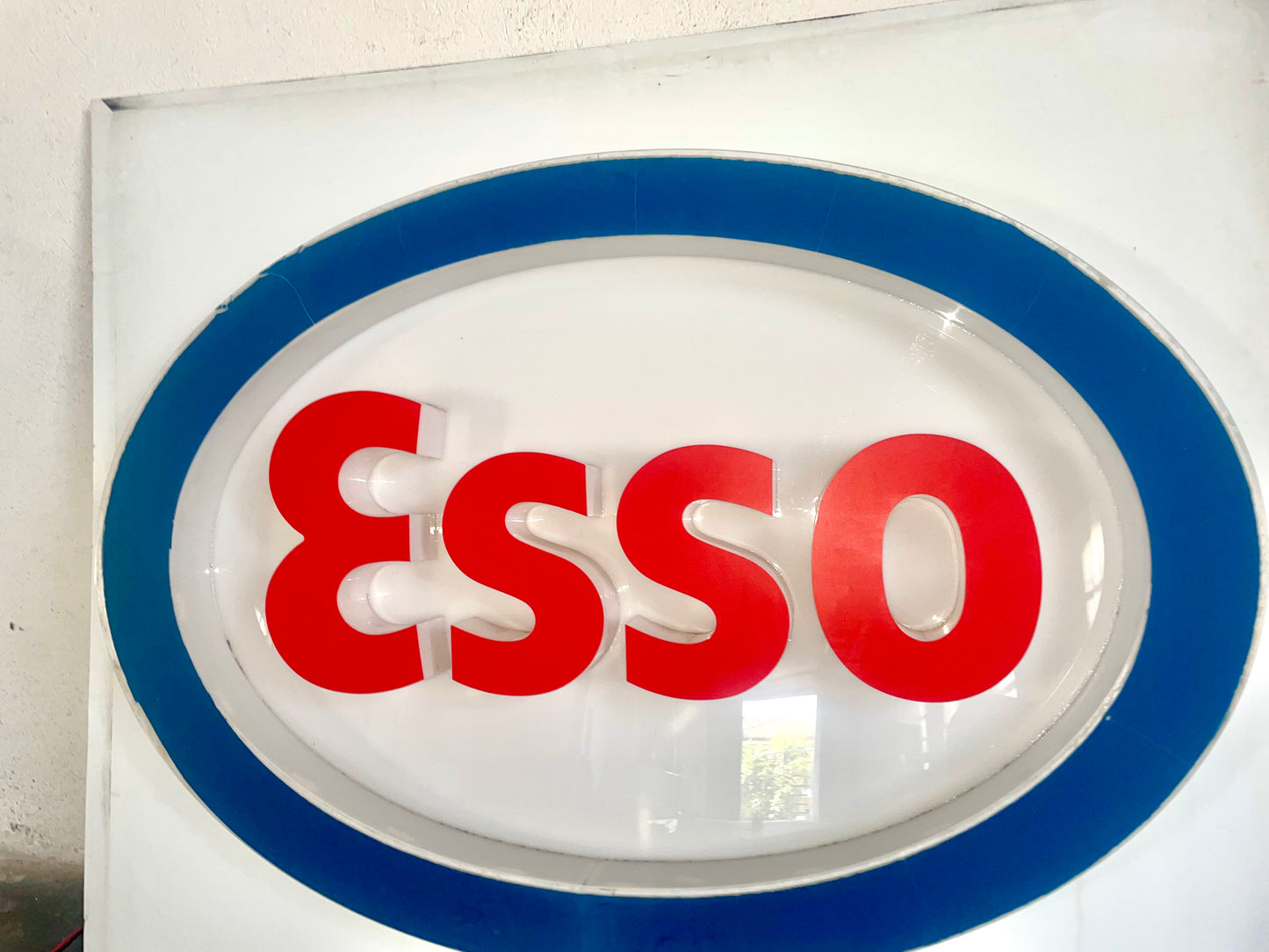 Insegna luminosa Esso 1970
