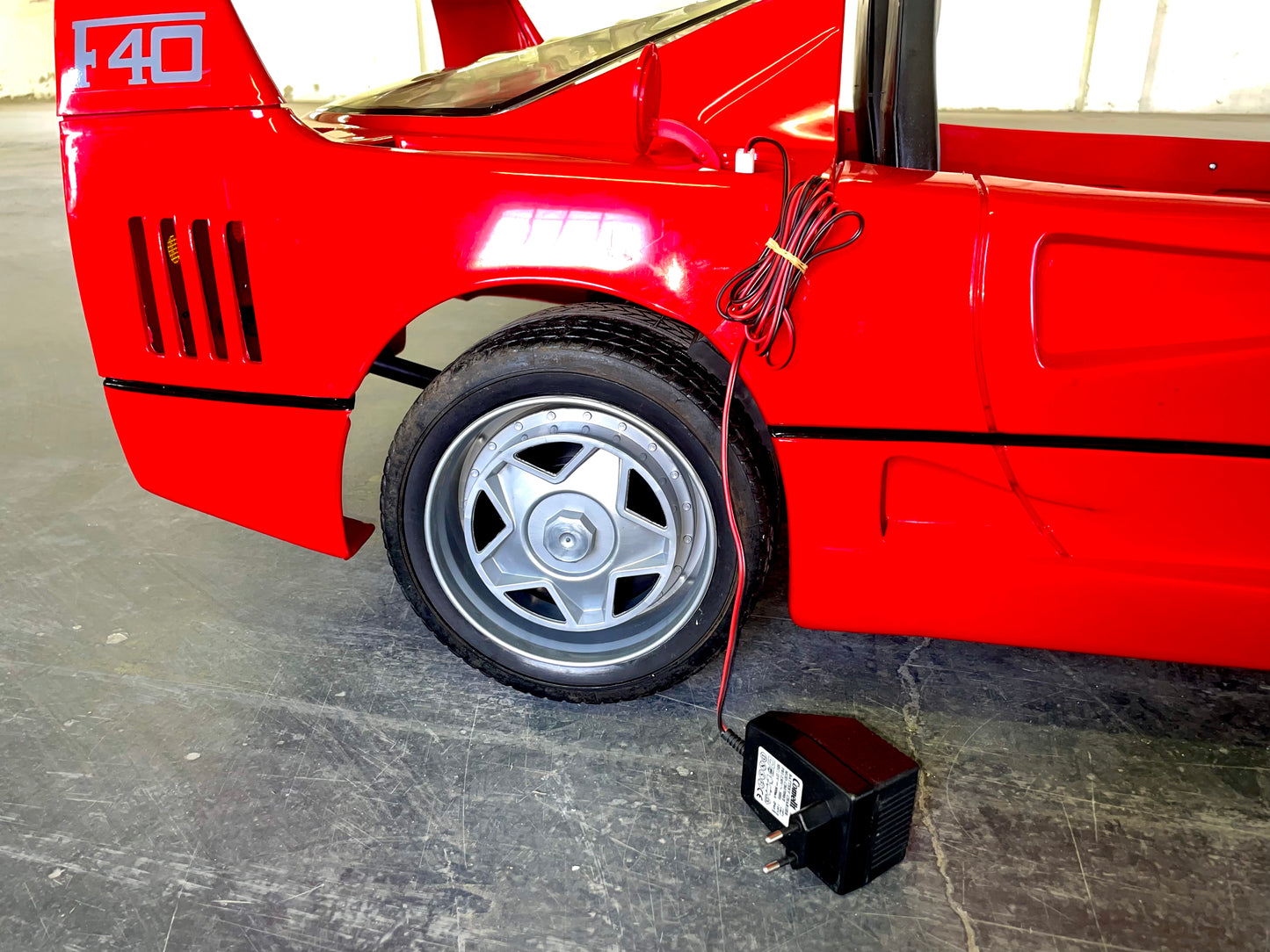 Giordani Ferrari F40-Style Electric Go-Kart