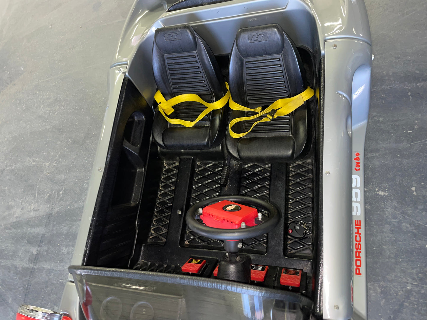 Toys Toys Porsche 959 -Style Electric Go-Kart