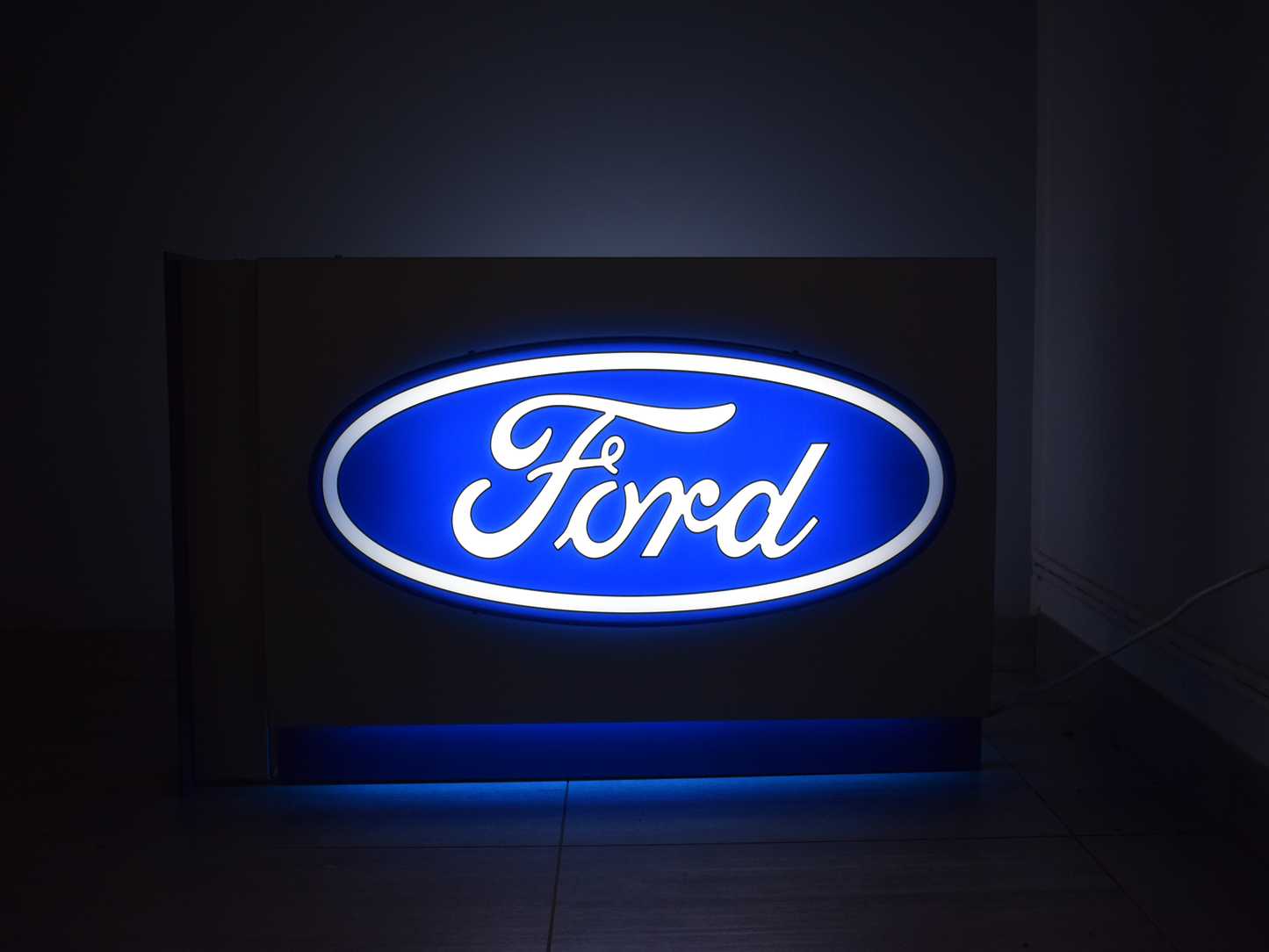 Letrero luminoso Ford de doble cara