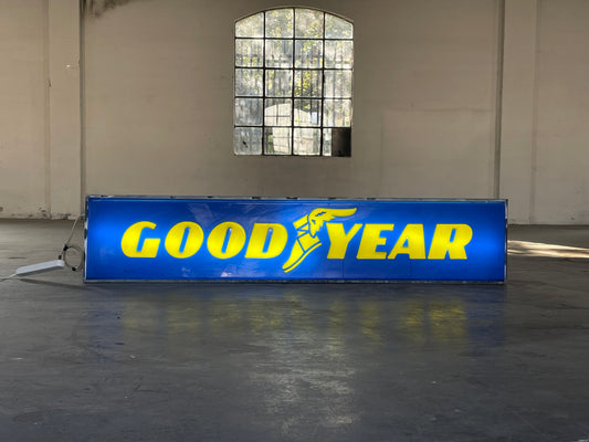 Insegna Goodyear