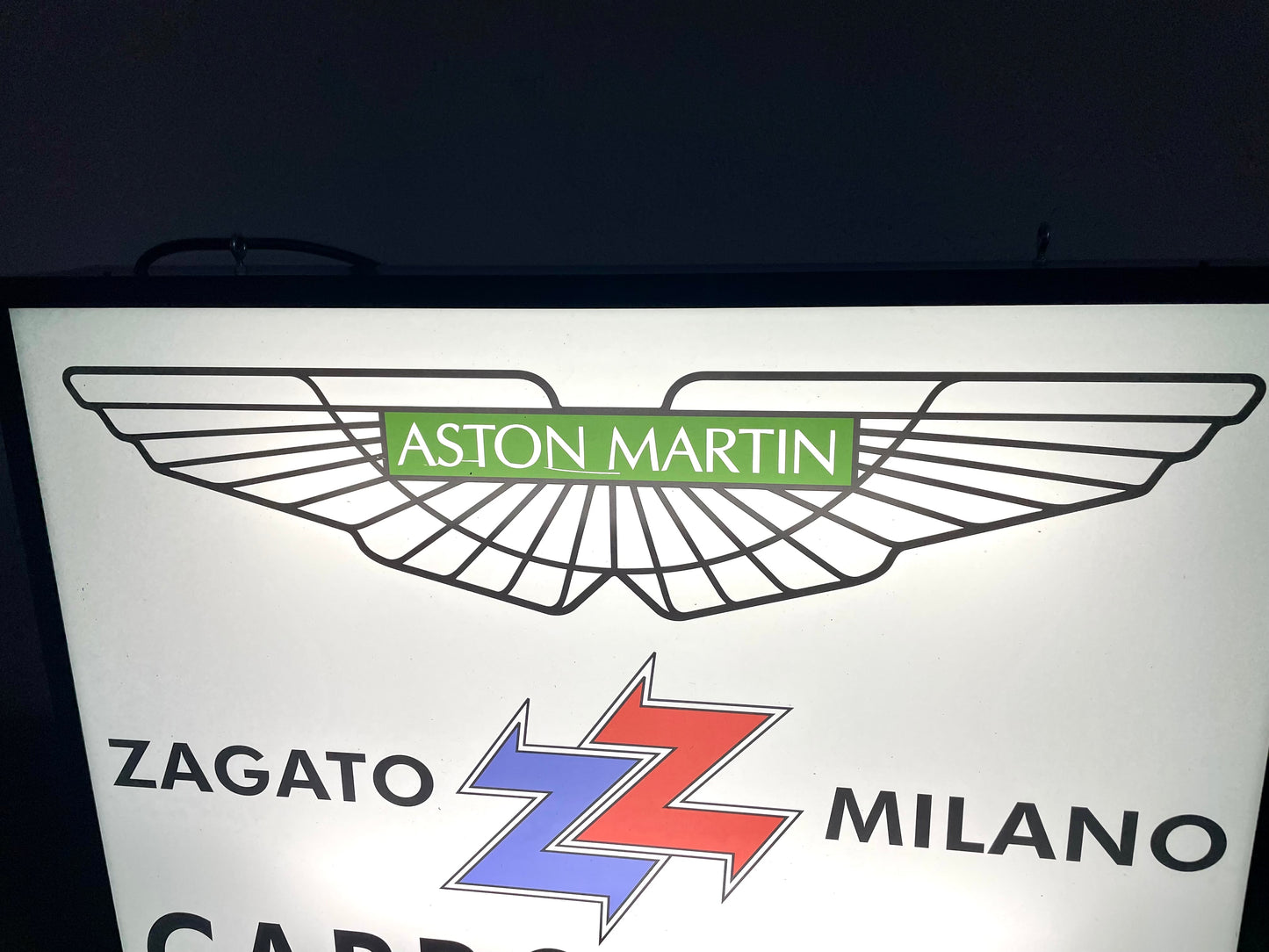 Insegna luminosa Aston Martin Zagato Milano