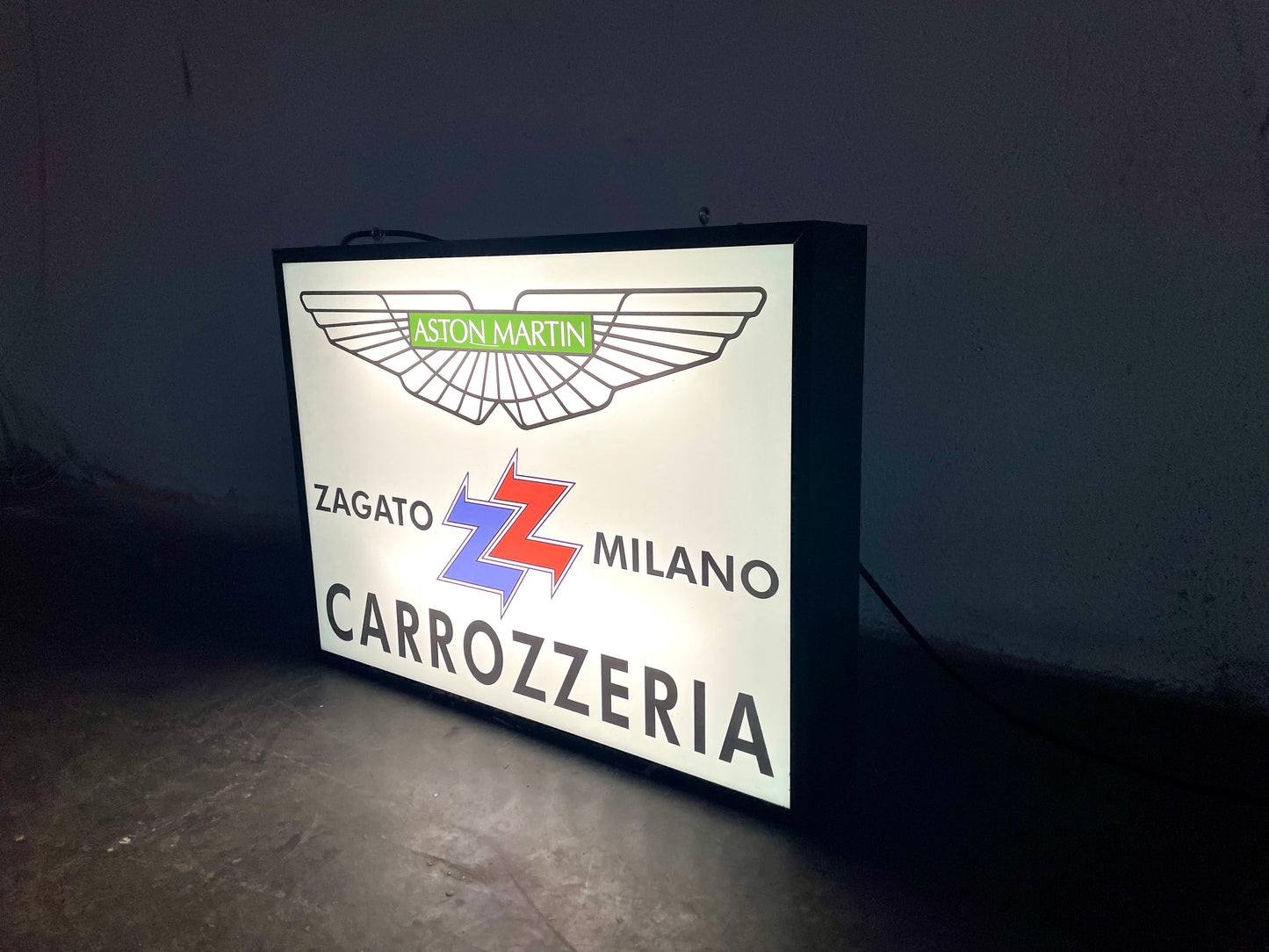 Insegna luminosa Aston Martin Zagato Milano