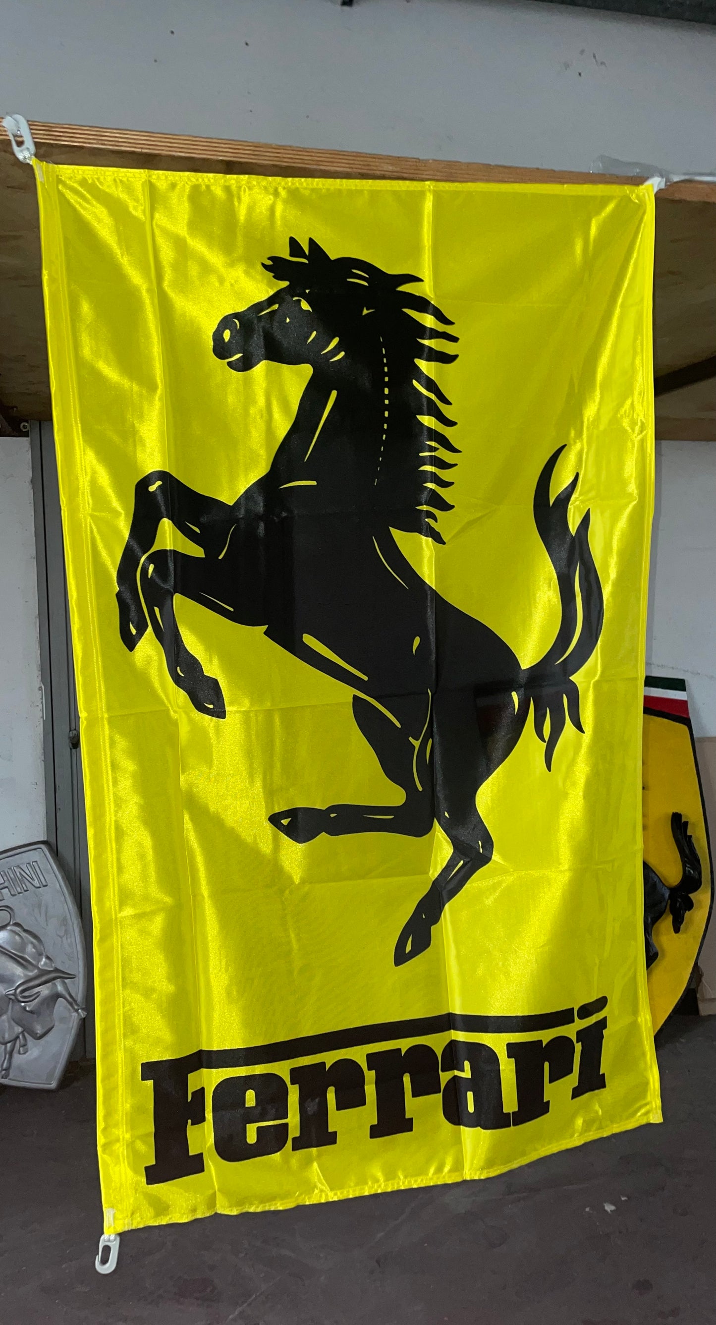 Ufficiale bandiera Ferrari Fahnen Herold