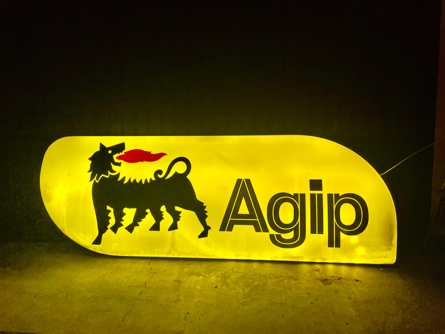 Insegna luminosa Agip