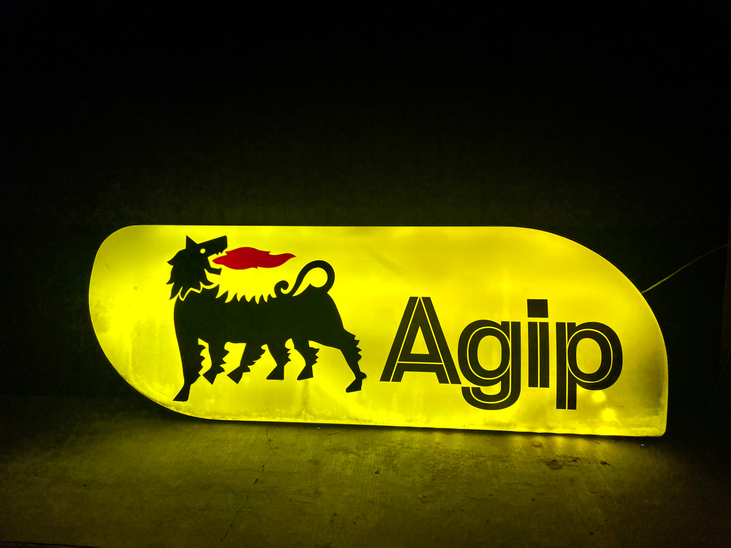 Insegna luminosa Agip