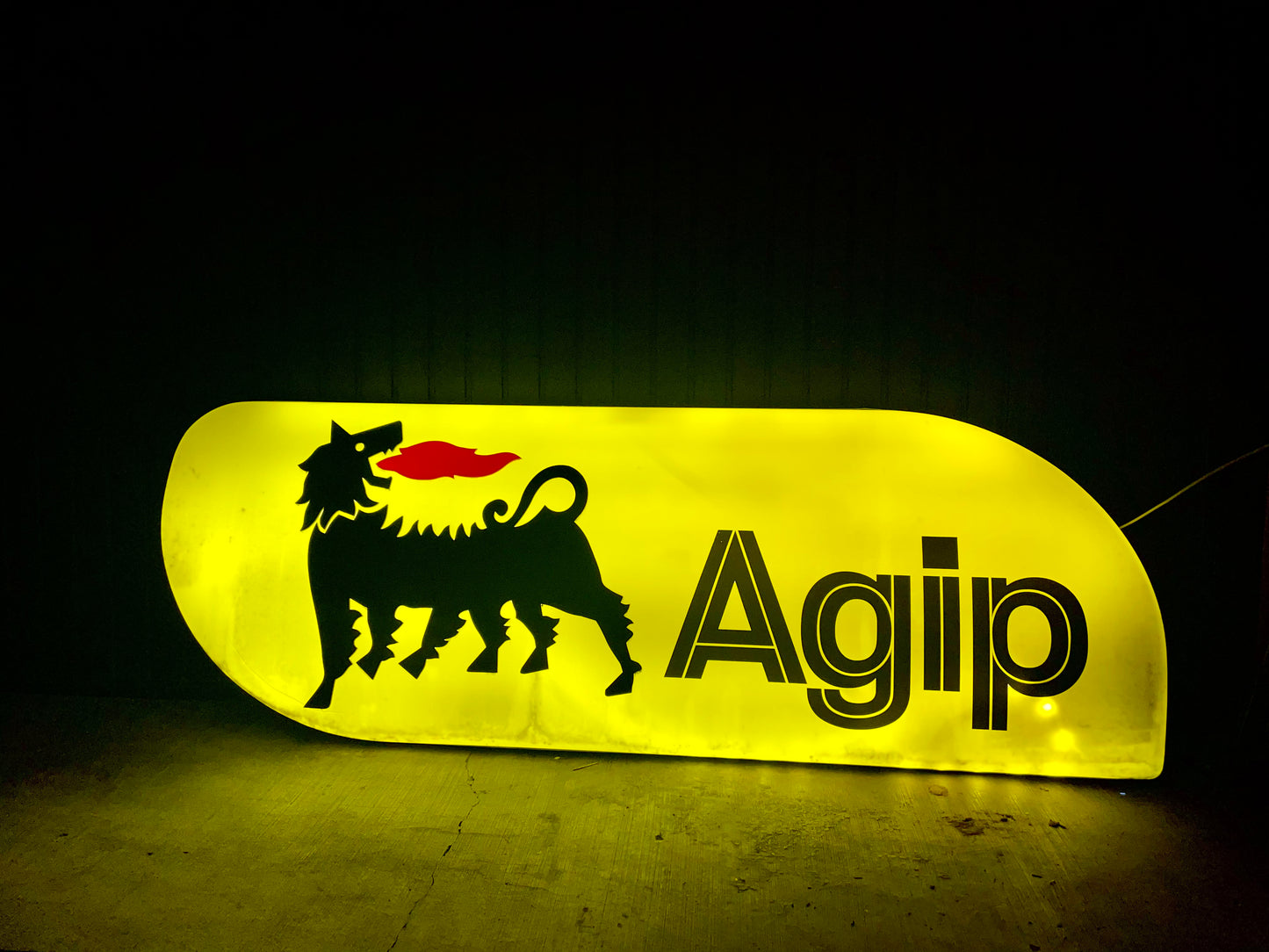 Insegna luminosa Agip