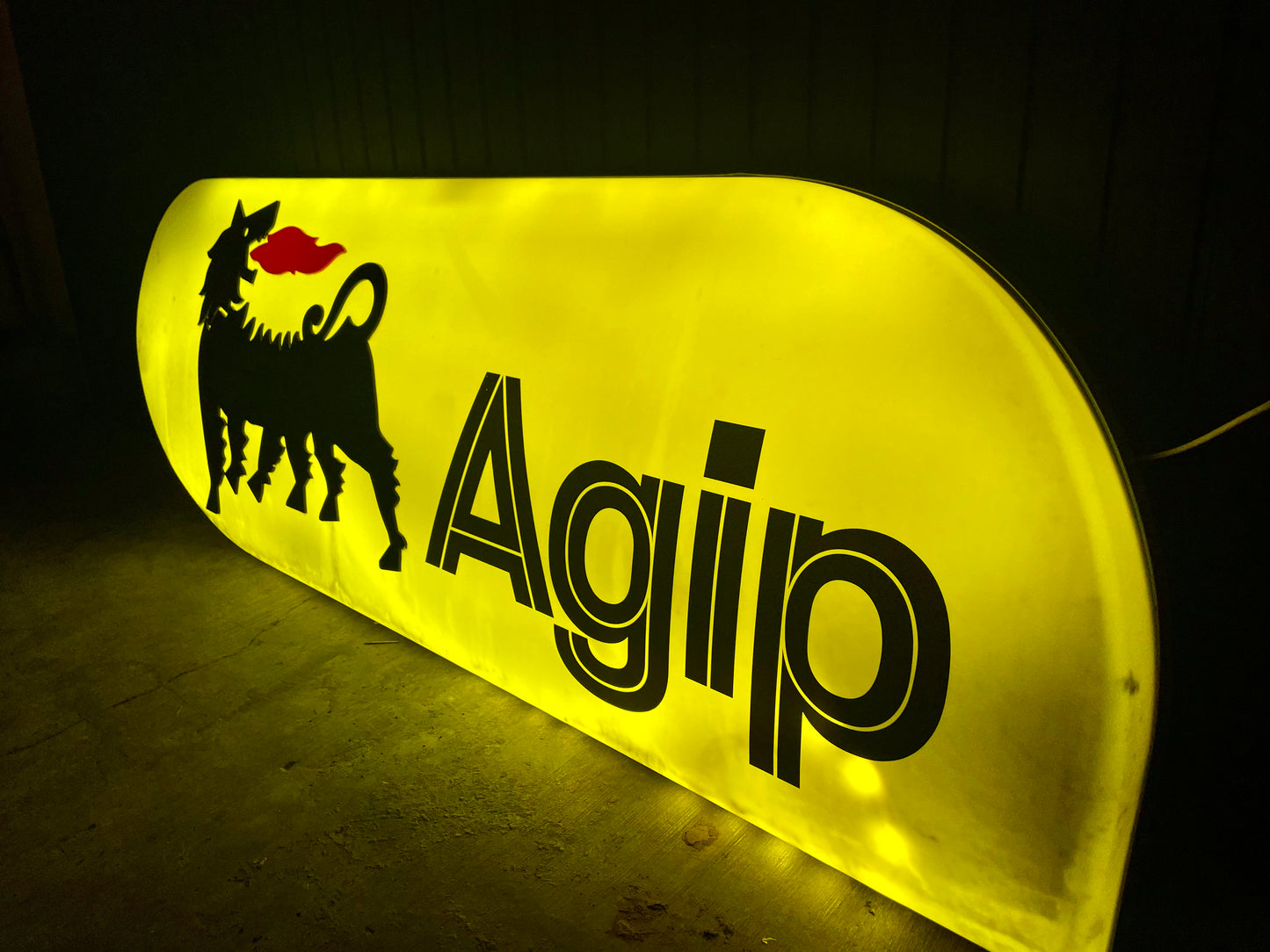 Insegna luminosa Agip