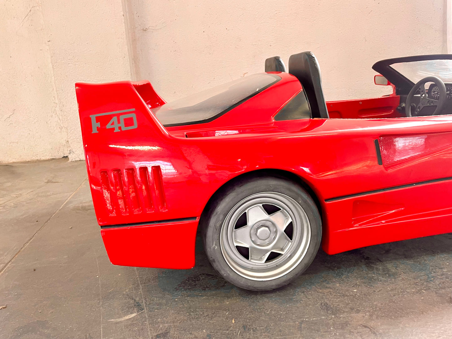 Giordani Ferrari F40-Style Electric Go-Kart