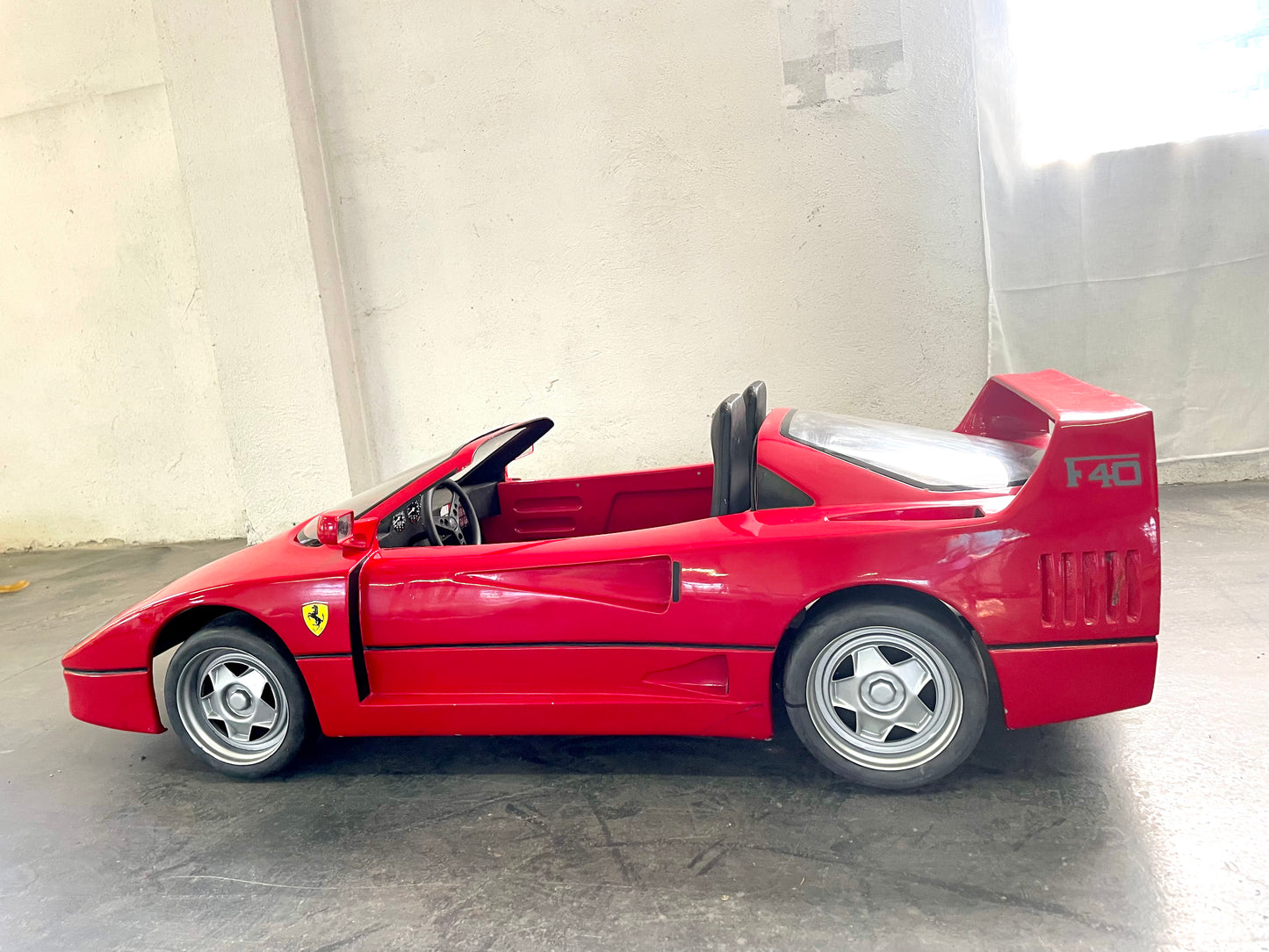 Giordani Ferrari F40-Style Electric Go-Kart
