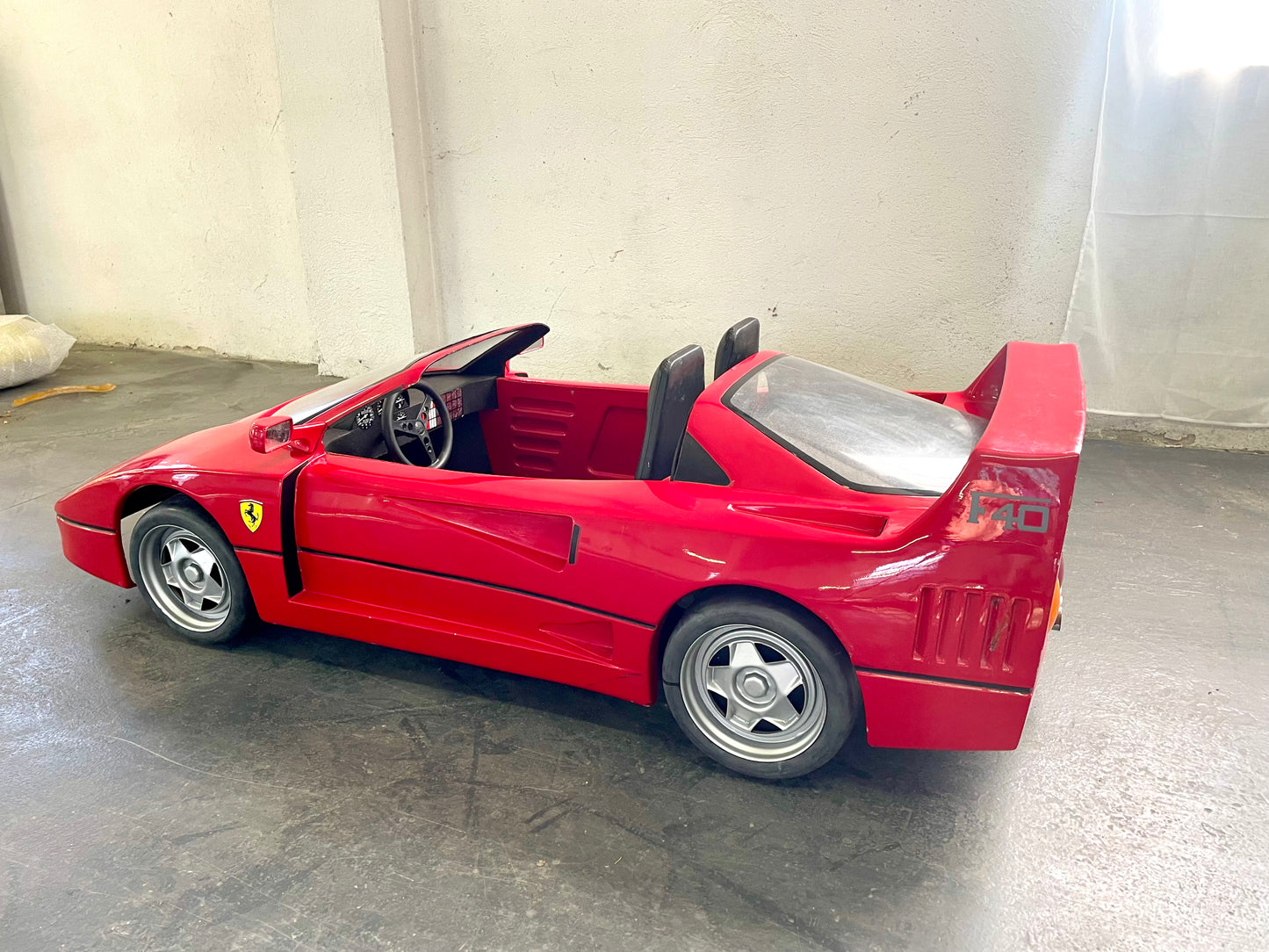 Giordani Ferrari F40-Style Electric Go-Kart