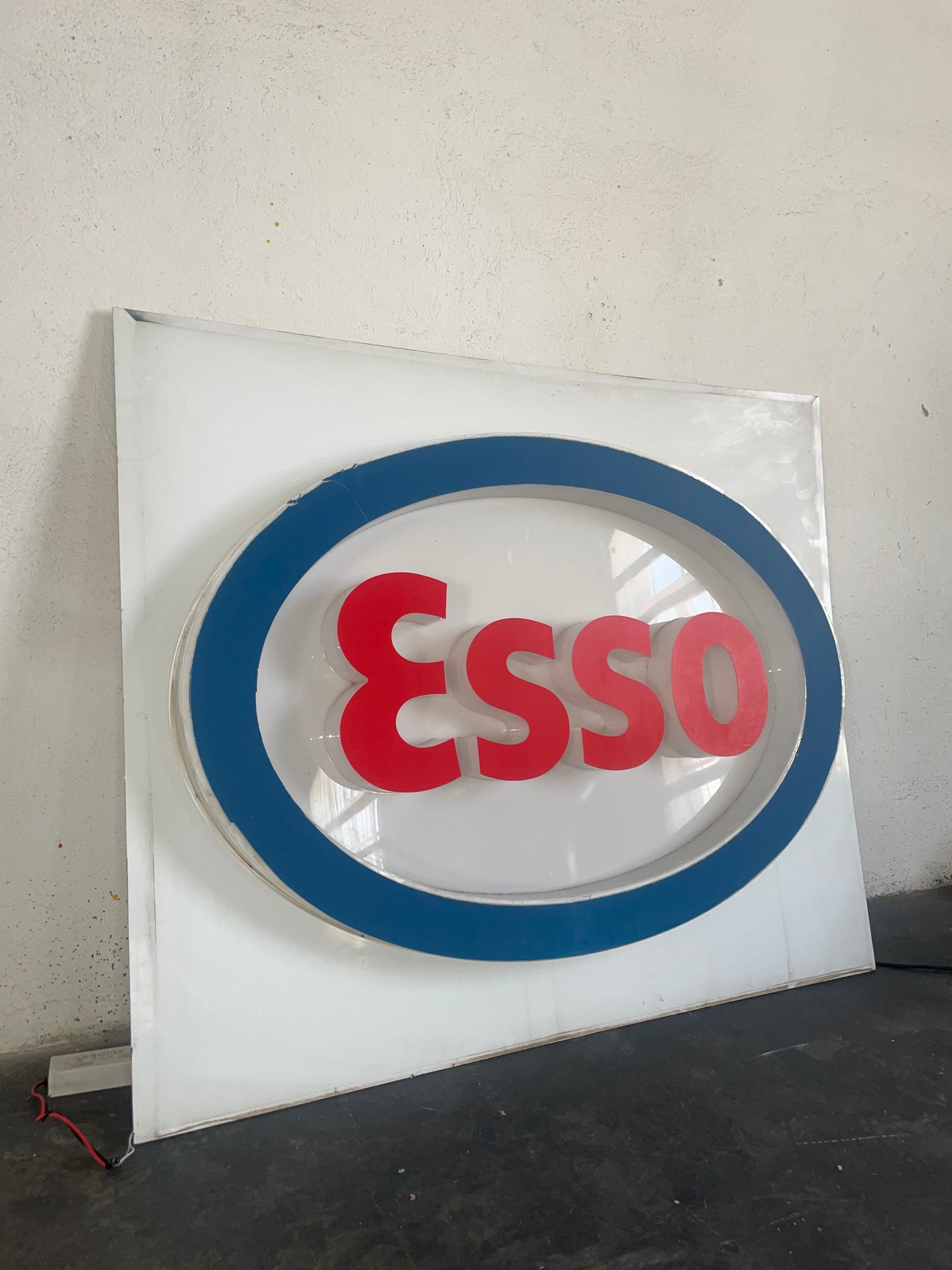 Insegna luminosa Esso 1970