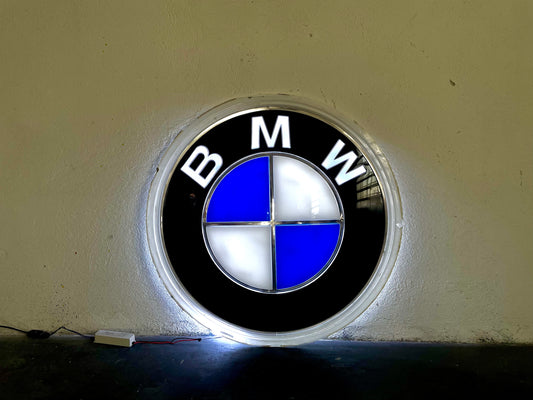 Insegna luminosa BMW