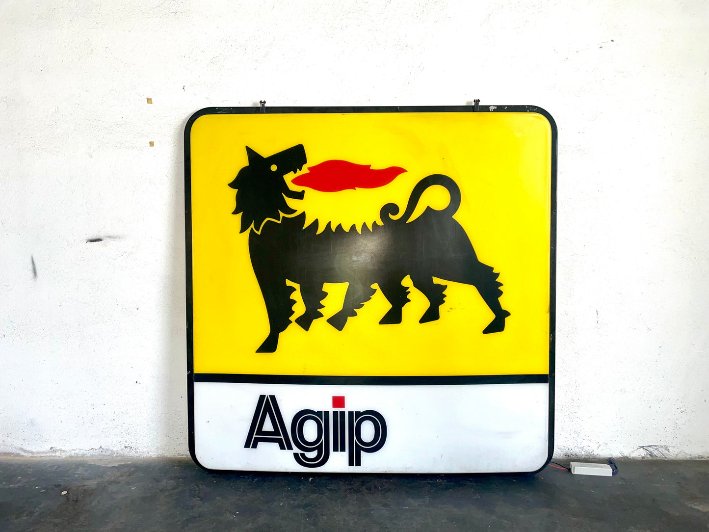 Insegna luminosa Agip