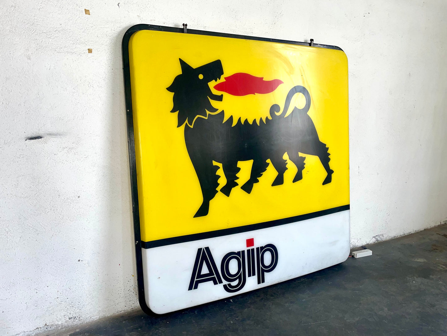 Insegna luminosa Agip