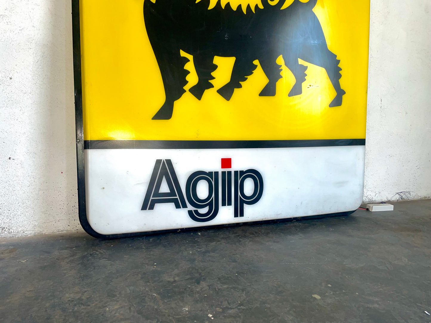 Insegna luminosa Agip