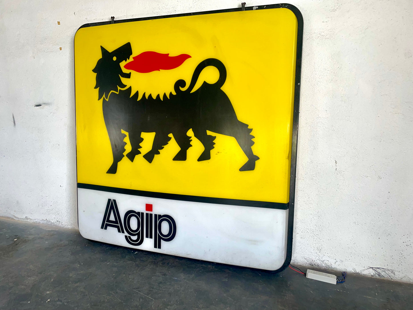 Insegna luminosa Agip