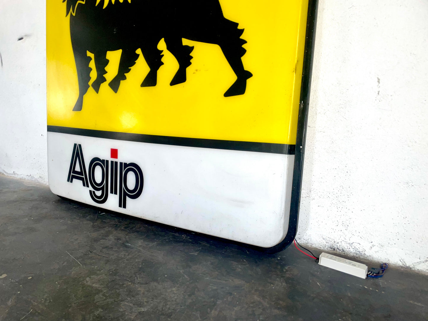 Insegna luminosa Agip