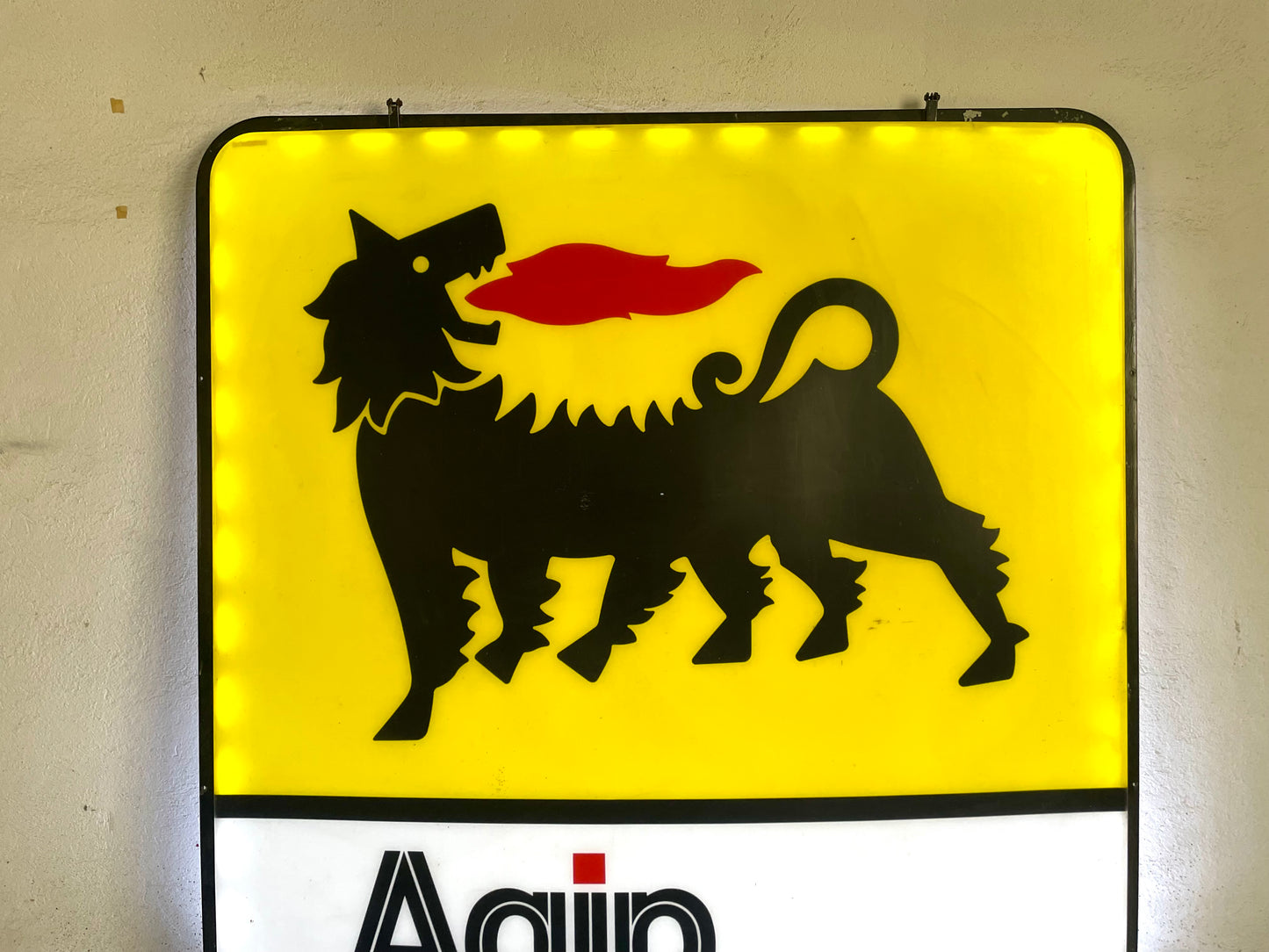 Insegna luminosa Agip